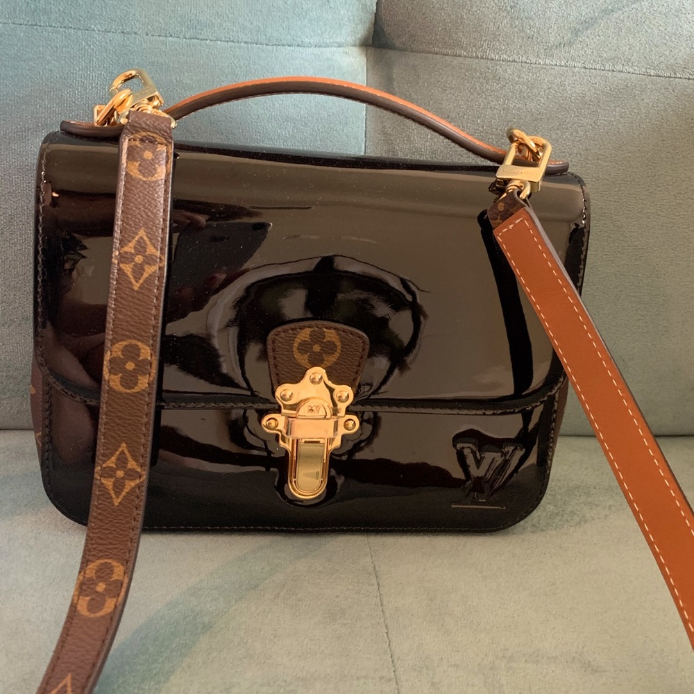 Louis Vuitton- Cross Body